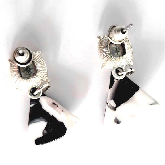 Vintage Lightweight Rhinestone Acrylic Black, Grey/Pinkish White Dangle Earrings - Picture 3 of 8